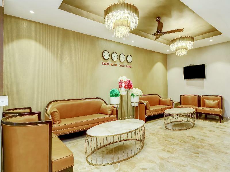 Capital O 28086 Sindhura Grand Hotel Hyderabad Exterior foto